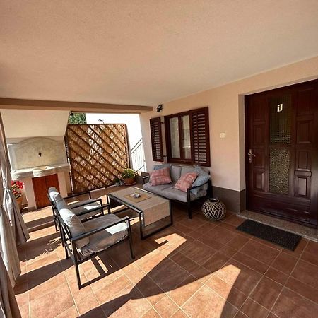 Apartmani Antonija Vozilici ภายนอก รูปภาพ