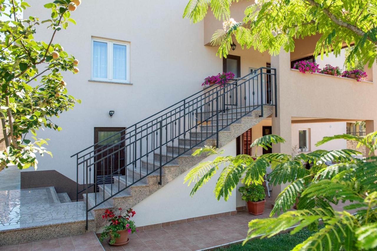 Apartmani Antonija Vozilici ภายนอก รูปภาพ