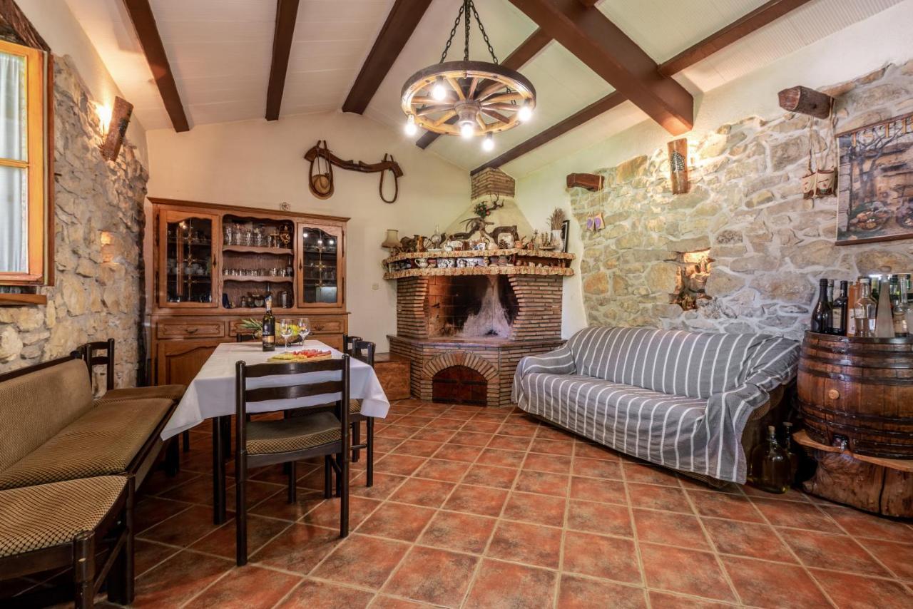 Apartmani Antonija Vozilici ภายนอก รูปภาพ
