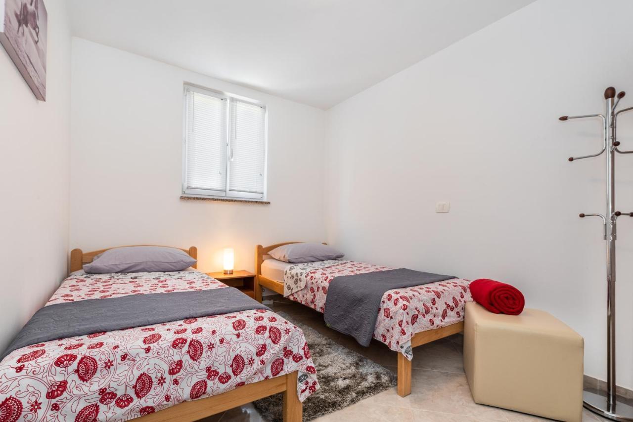 Apartmani Antonija Vozilici ภายนอก รูปภาพ