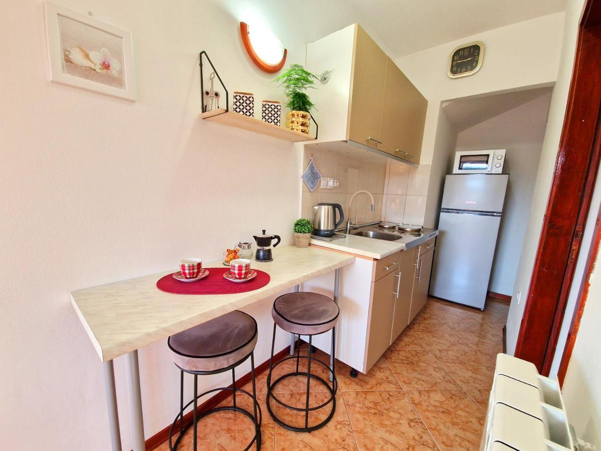 Apartmani Antonija Vozilici ภายนอก รูปภาพ